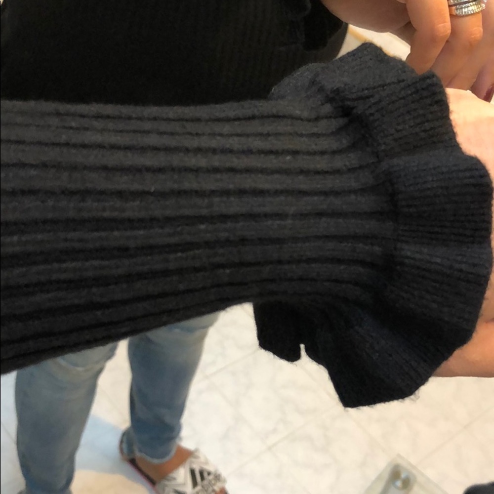 Long sleeve scoop neck ruffled sweater top. - Picture 7 of 9
